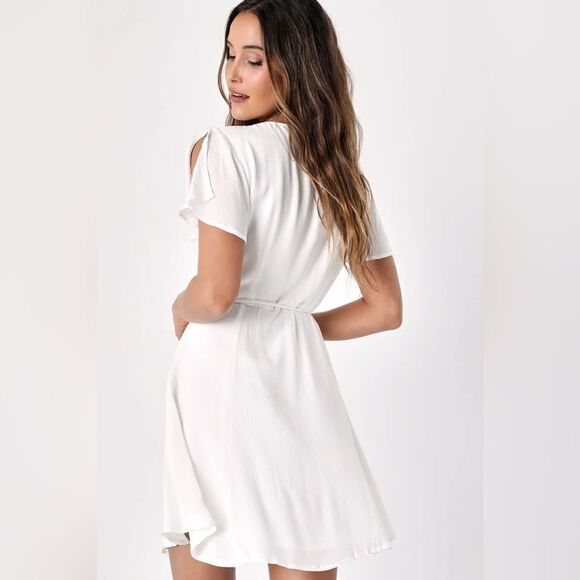 Lulus size small s new NWT Harbor Point White Wrap Dress mini tied - Picture 2 of 7